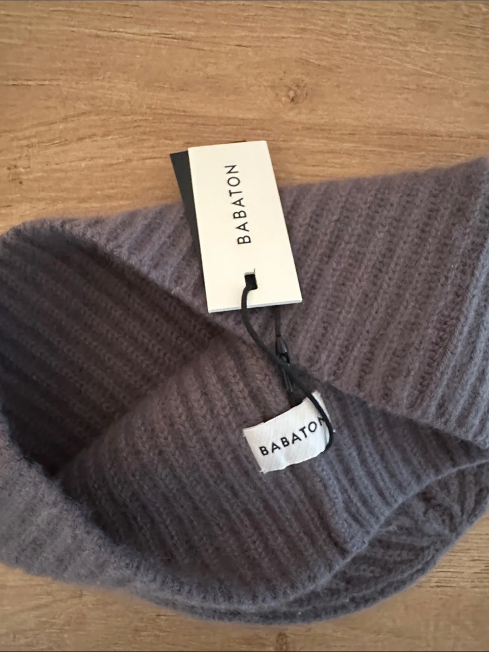 NWT Babaton Aritzia Cashmere Grey Winter Hat Beanie Ribbed Knit